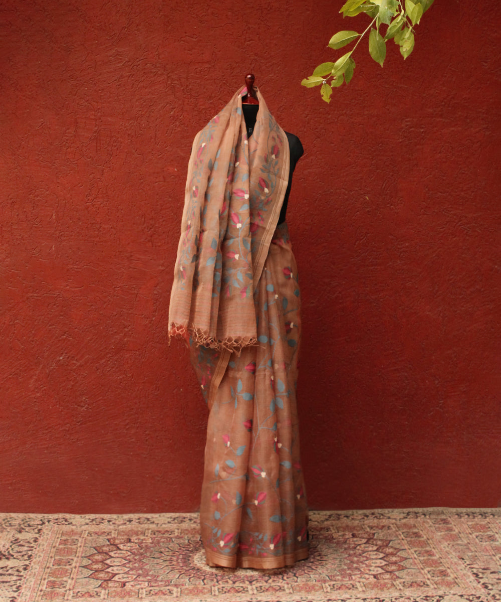 Handloom_Chocolate_Brown_Muslin_Jamdani_Saree_With_Floral_Pattern_Woven_All_Over_WeaverStory_03