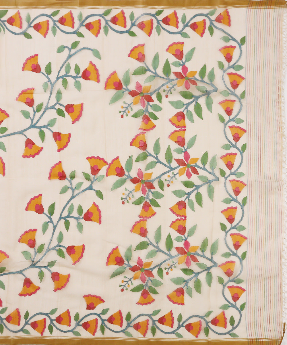 Handloom_Light_Brown_Muslin_Jamdani_Saree_With_Floral_Pattern_Woven_All_Over_WeaverStory_05