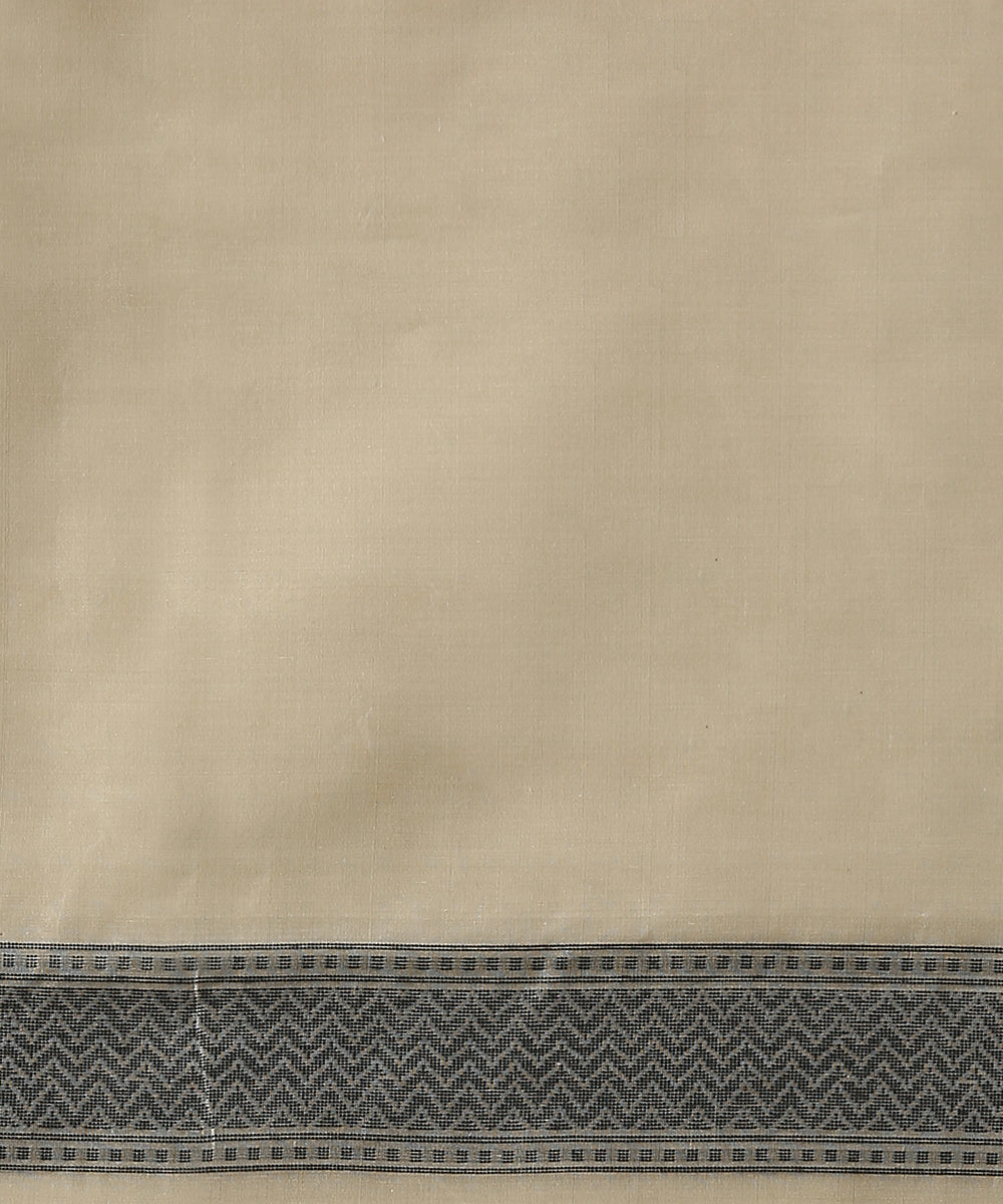 Handloom_Offwhite_Cotton_Silk_Banarasi_Saree_With_Floral_Boota_WeaverStory_05