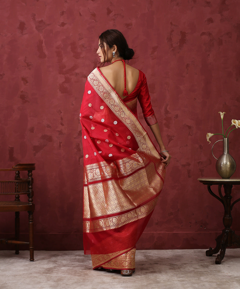 Handloom_Red_Kora_Silk_Banarasi_Saree_With_Floral_Border_WeaverStory_03