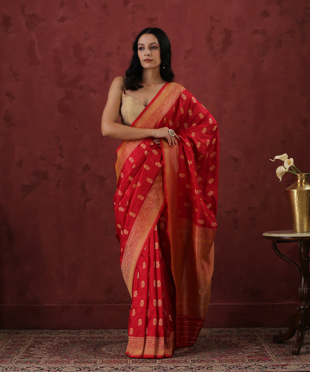 Handloom_Ruby_Red_Pure_Katan_Silk_Banarasi_Saree_With_Cutwork_Booti_WeaverStory_02