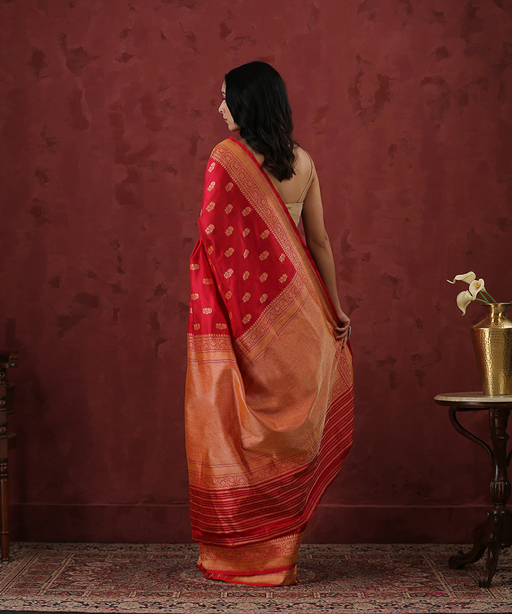 Handloom_Ruby_Red_Pure_Katan_Silk_Banarasi_Saree_With_Cutwork_Booti_WeaverStory_03