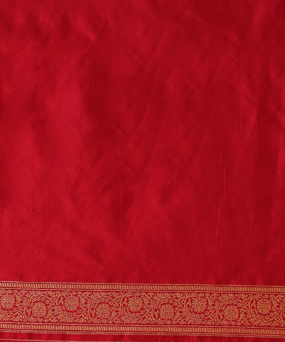 Handloom_Ruby_Red_Pure_Katan_Silk_Banarasi_Saree_With_Cutwork_Booti_WeaverStory_05