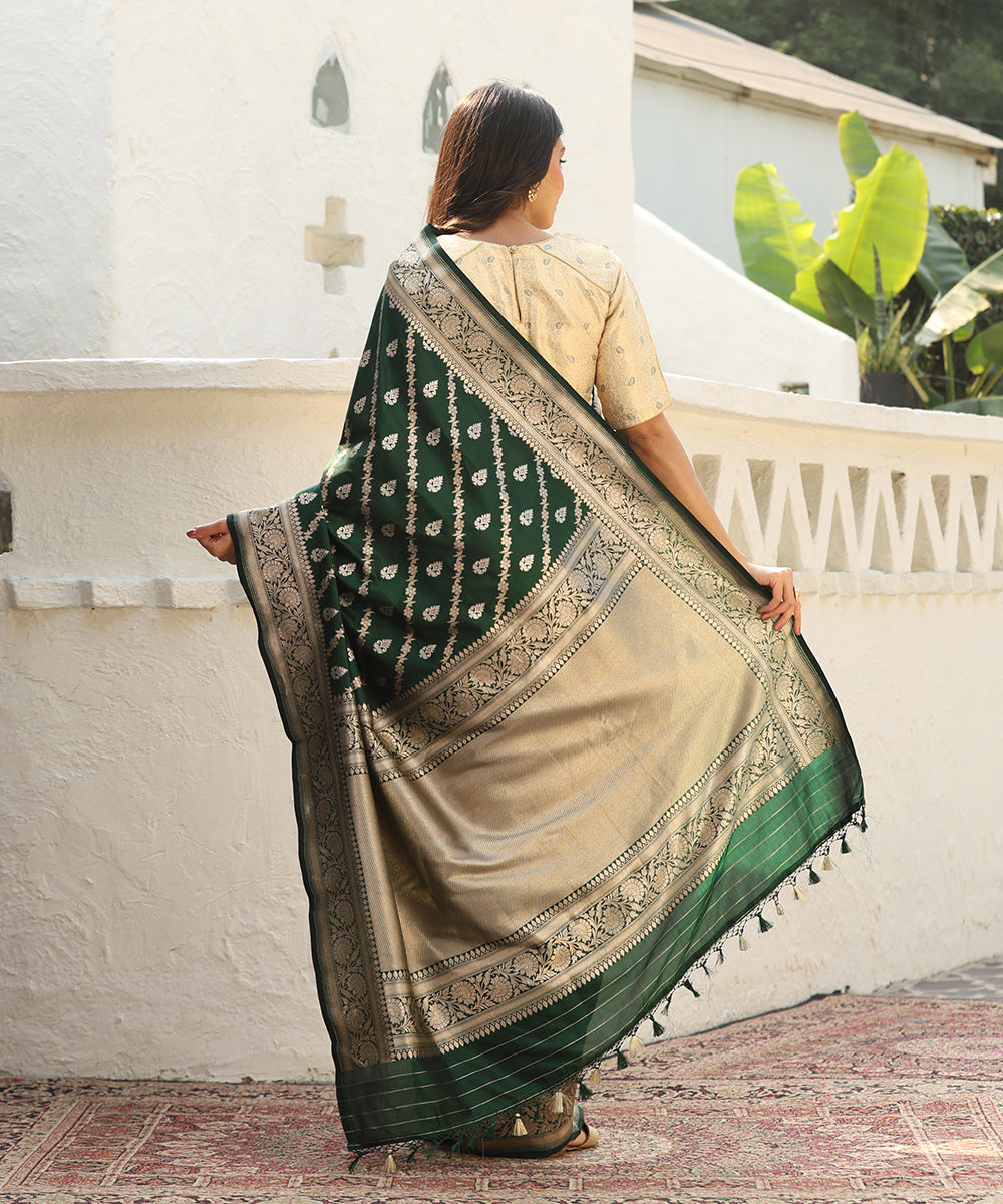 Green_Handloom_Pure_Katan_Silk_Banarasi_Saree_With_Sona_Rupa_Jaal_WeaverStory_03