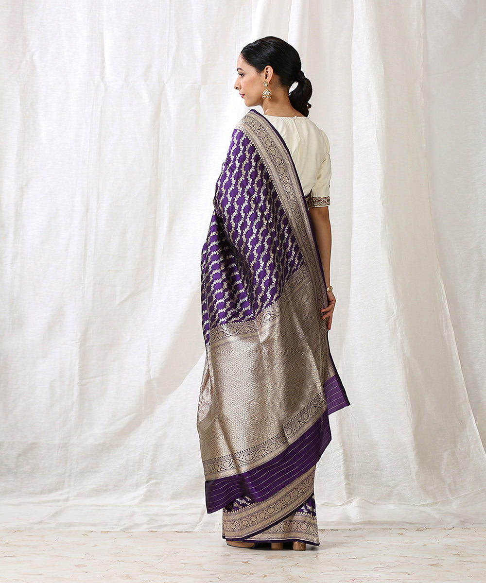 Handloom_Purple_Pure_Katan_Silk_Banarasi_Saree_with_Sona_Rupa_Jaal_WeaverStory_03