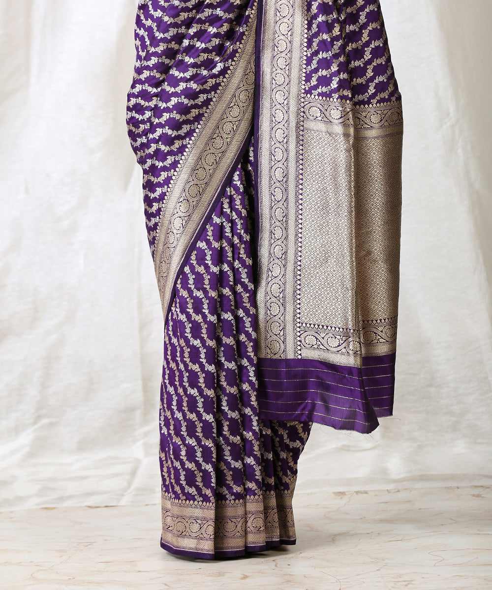 Handloom_Purple_Pure_Katan_Silk_Banarasi_Saree_with_Sona_Rupa_Jaal_WeaverStory_04