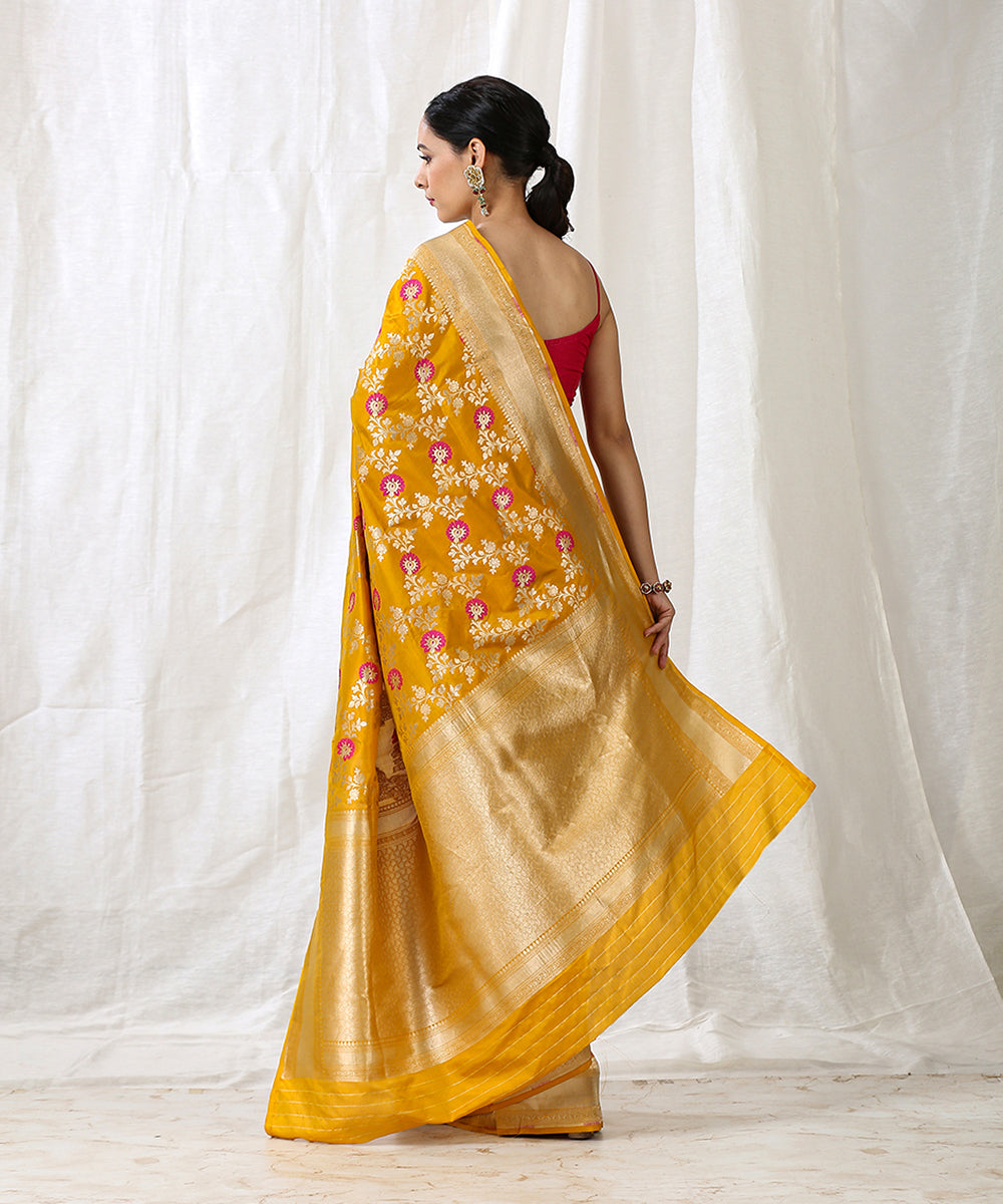 Mustard_Handloom_Pure_Katan_Silk_Banarasi_Saree_With_Pink_Meenakari_WeaverStory_03