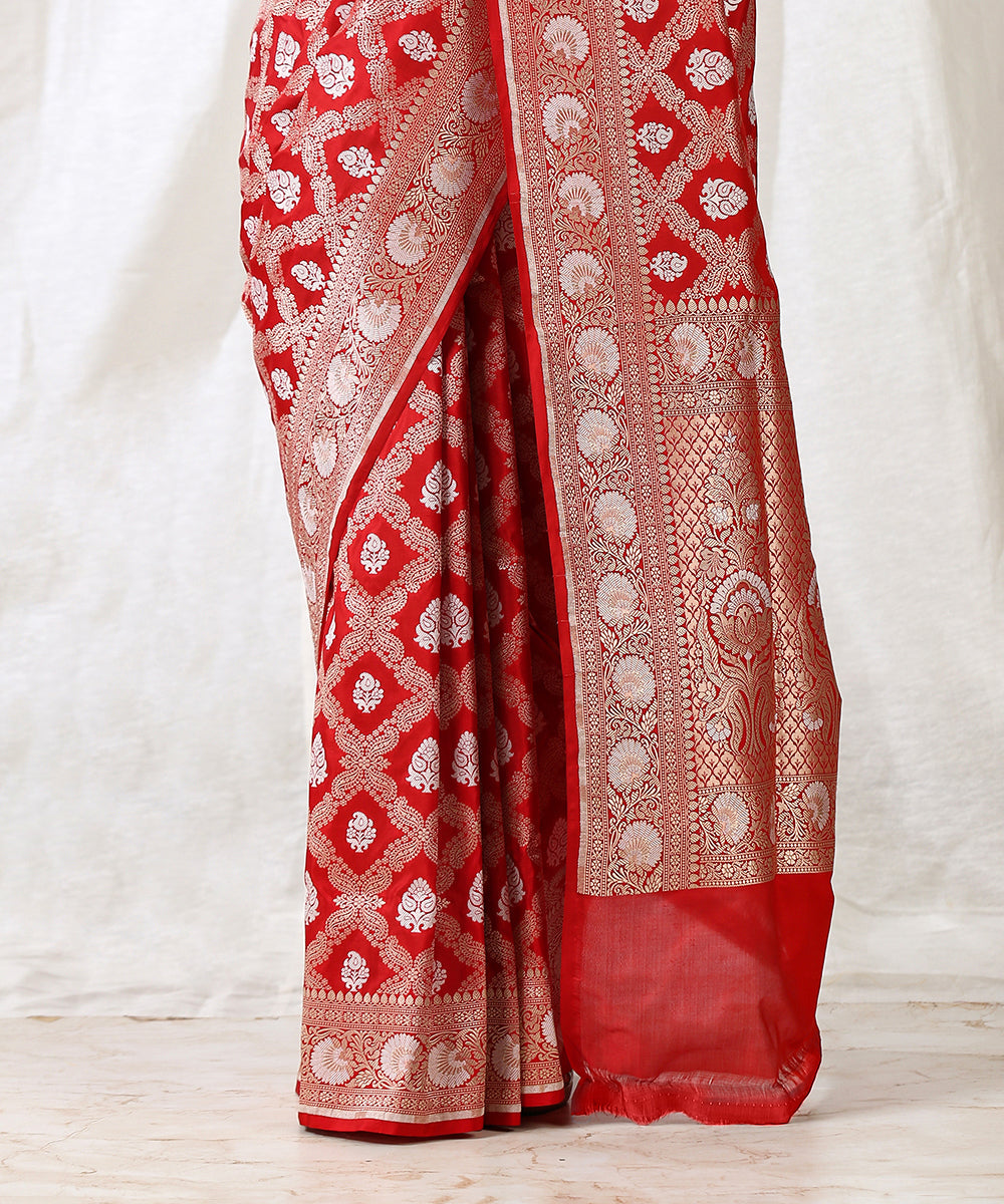 Handloom_Red_Pure_Katan_Silk_Banarasi_with_Sona_Rupa_Banarasi_Jaal_WeaverStory_04
