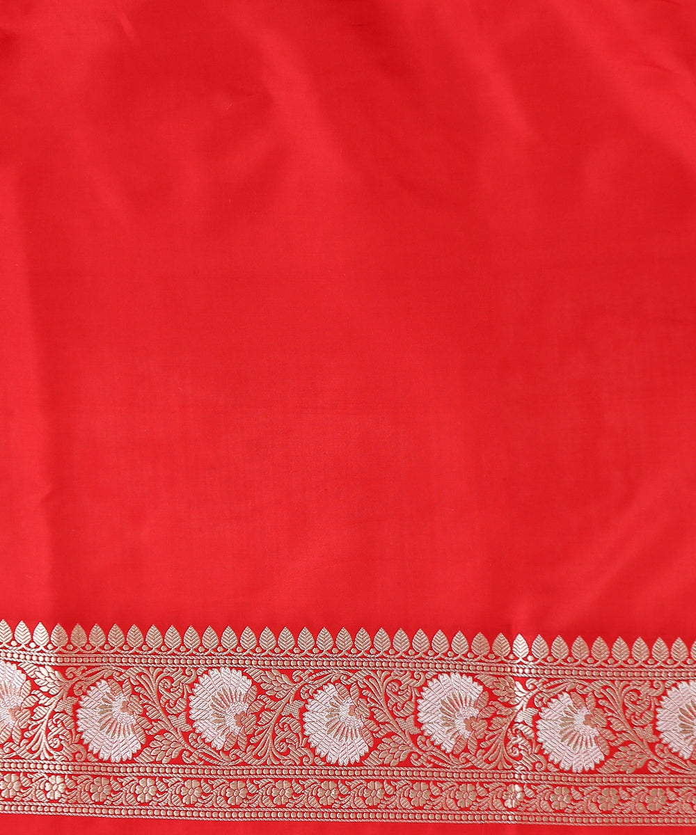 Handloom_Red_Pure_Katan_Silk_Banarasi_with_Sona_Rupa_Banarasi_Jaal_WeaverStory_05