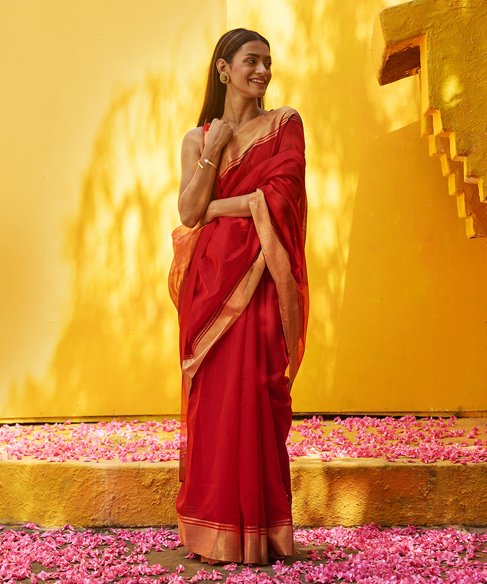 Red_Handloom_Pure_Chanderi_Cotton_Saree_With_Zari_Border_WeaverStory_02