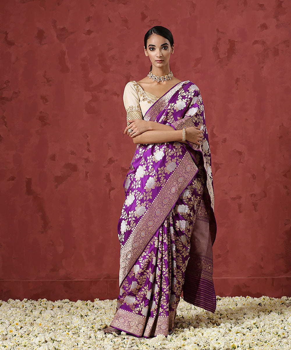 Handloom_Purple_Pure_Katan_Silk_Banarasi_Saree_with_Angoor_Jaal_WeaverStory_02