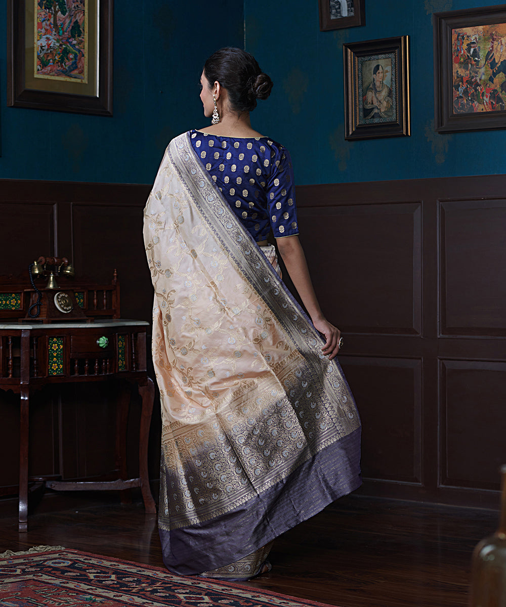 Handloom_Peach_Pure_Katan_Silk_Banarasi_Saree_With_Purple_Floral_Border_WeaverStory_03