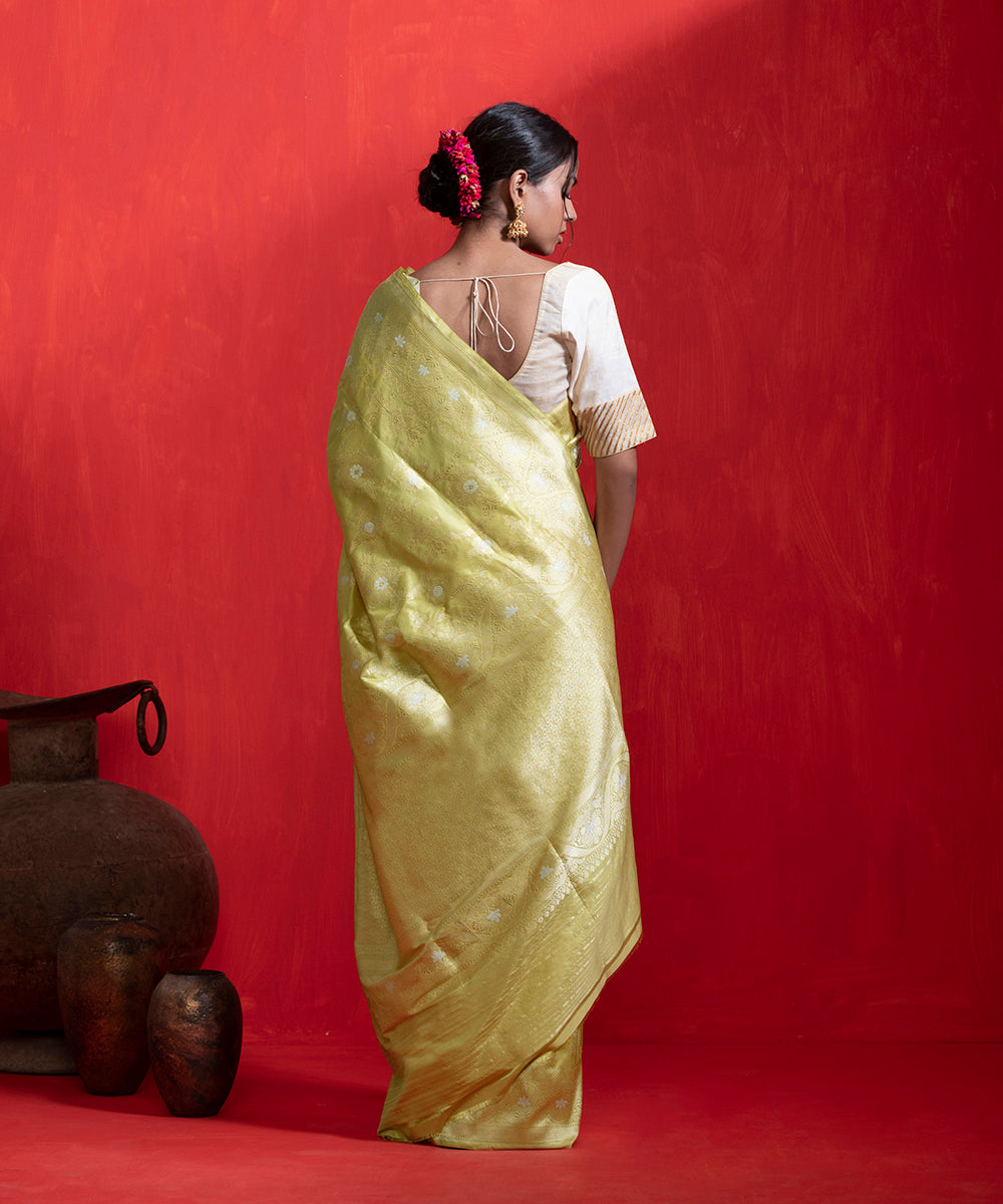 Handloom_Grass_Green_Pure_Katan_Silk_Banarasi_Saree_With_Kadhwa_Jaal_And_Silver_Meenakari_WeaverStory_03