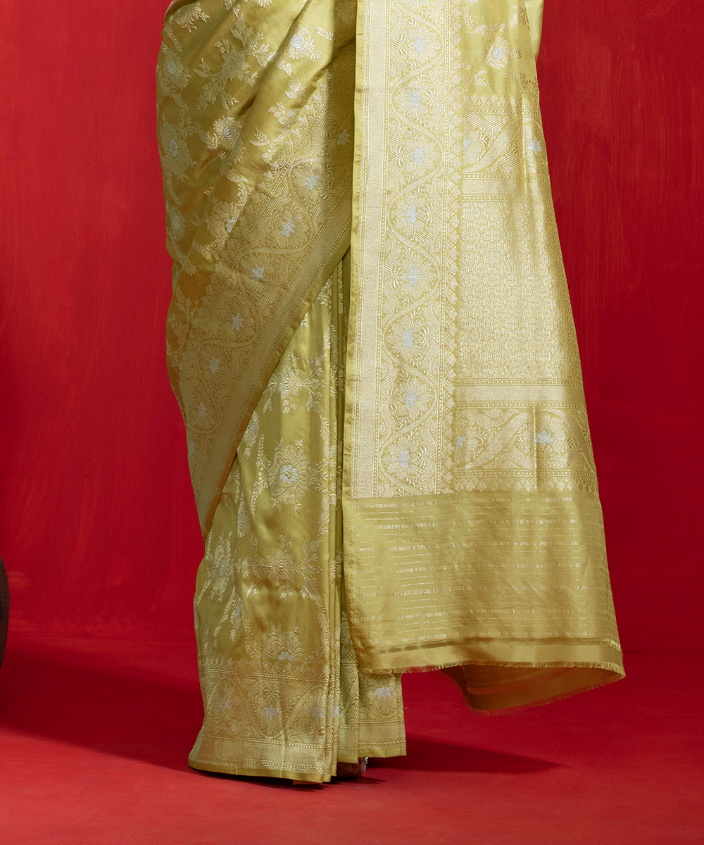 Handloom_Grass_Green_Pure_Katan_Silk_Banarasi_Saree_With_Kadhwa_Jaal_And_Silver_Meenakari_WeaverStory_04