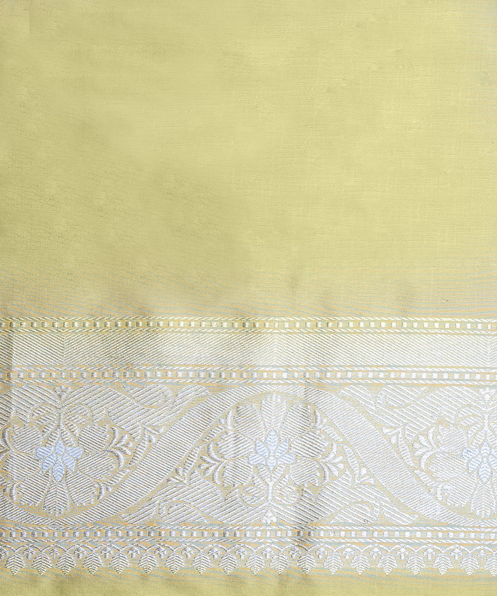 Handloom_Grass_Green_Pure_Katan_Silk_Banarasi_Saree_With_Kadhwa_Jaal_And_Silver_Meenakari_WeaverStory_05