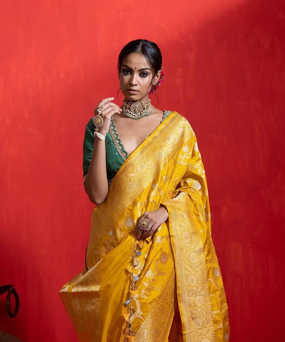 Matching jewellery for sales yellow silk saree