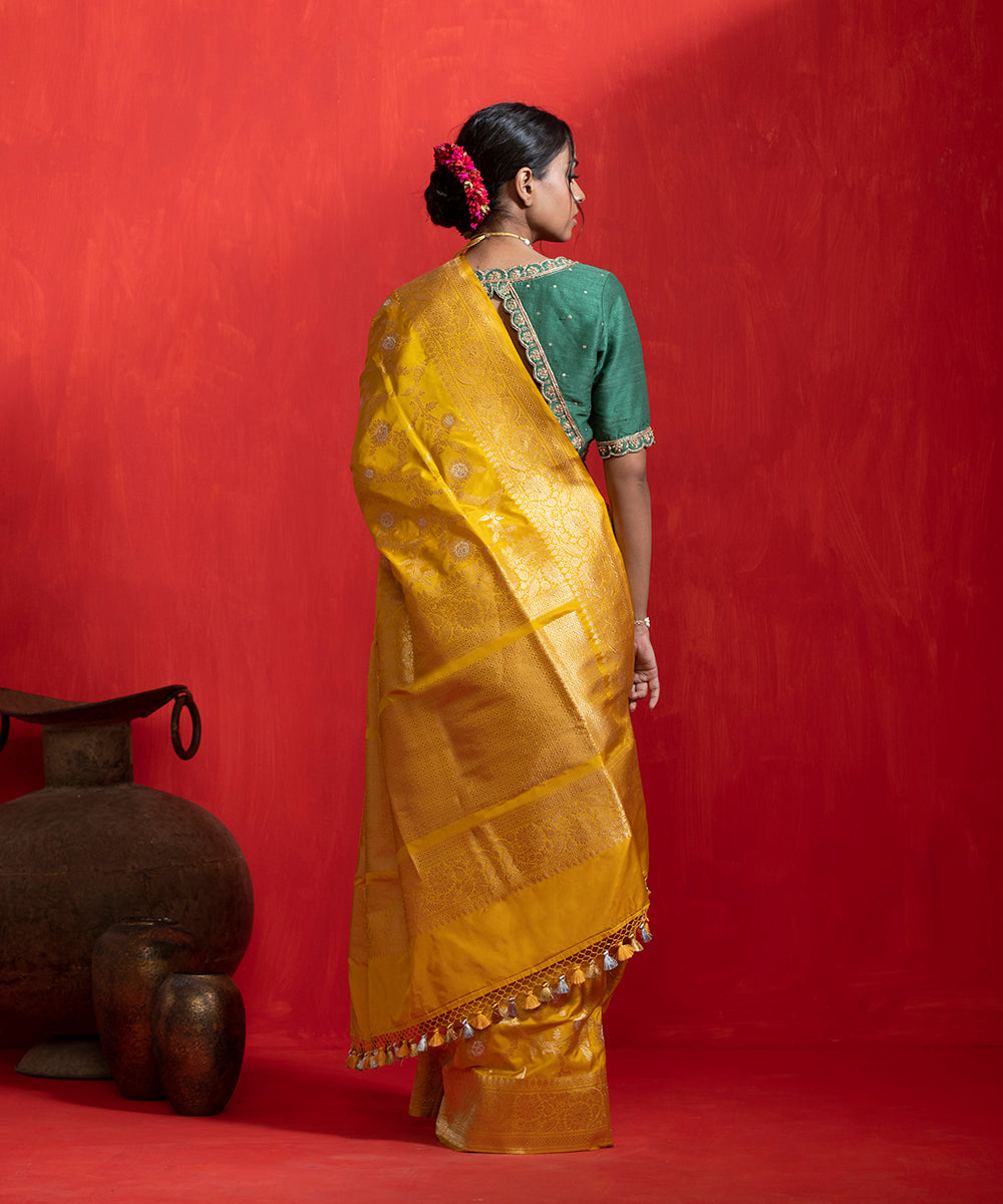 Handloom_Yellow_Pure_Katan_Silk_Banarasi_Saree_With_Kadhwa_Jaal_WeaverStory_03