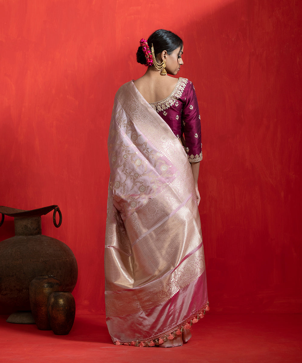 Handloom_Blush_Pink_Pure_Katan_Silk_Banarasi_Saree_With_Kadhwa_Jaal_WeaverStory_03
