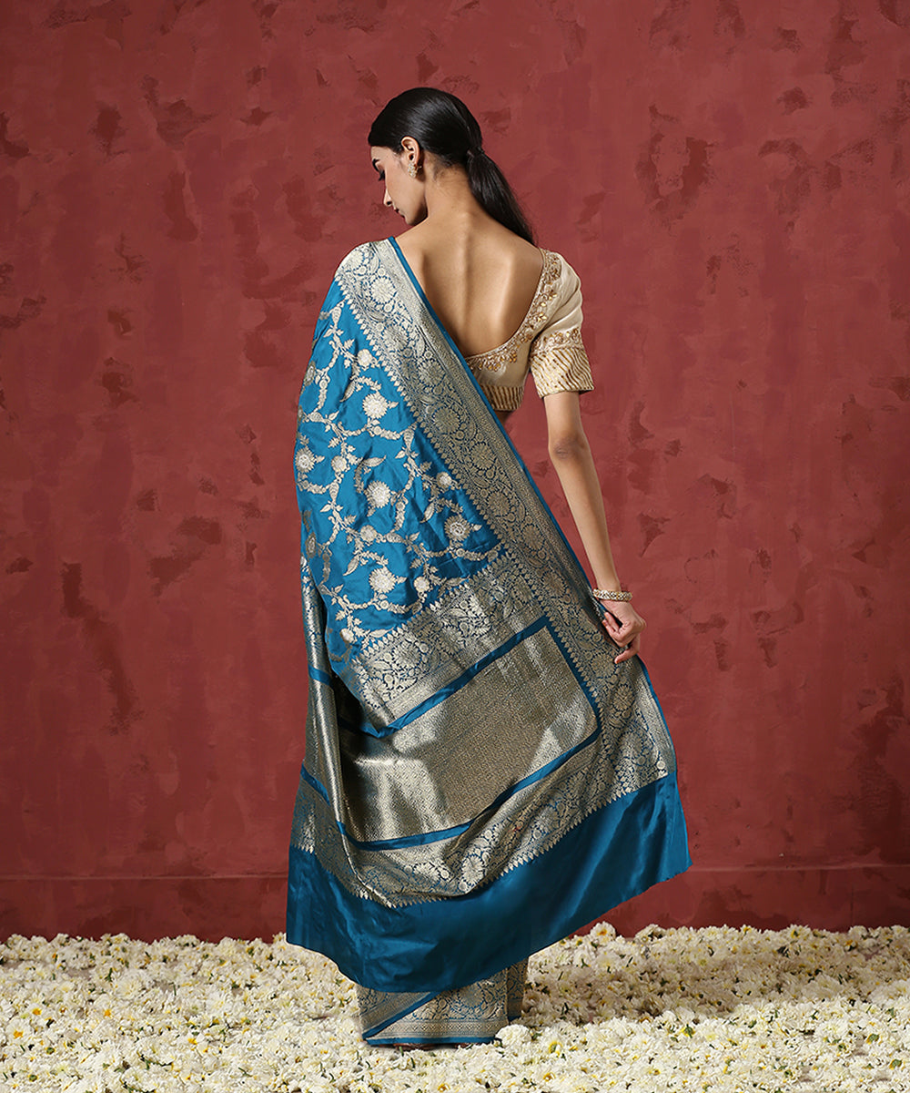 Teal_Handloom_Pure_Katan_Silk_Jangla_Banarasi_Saree_with_Kadhwa_Weave_WeaverStory_03