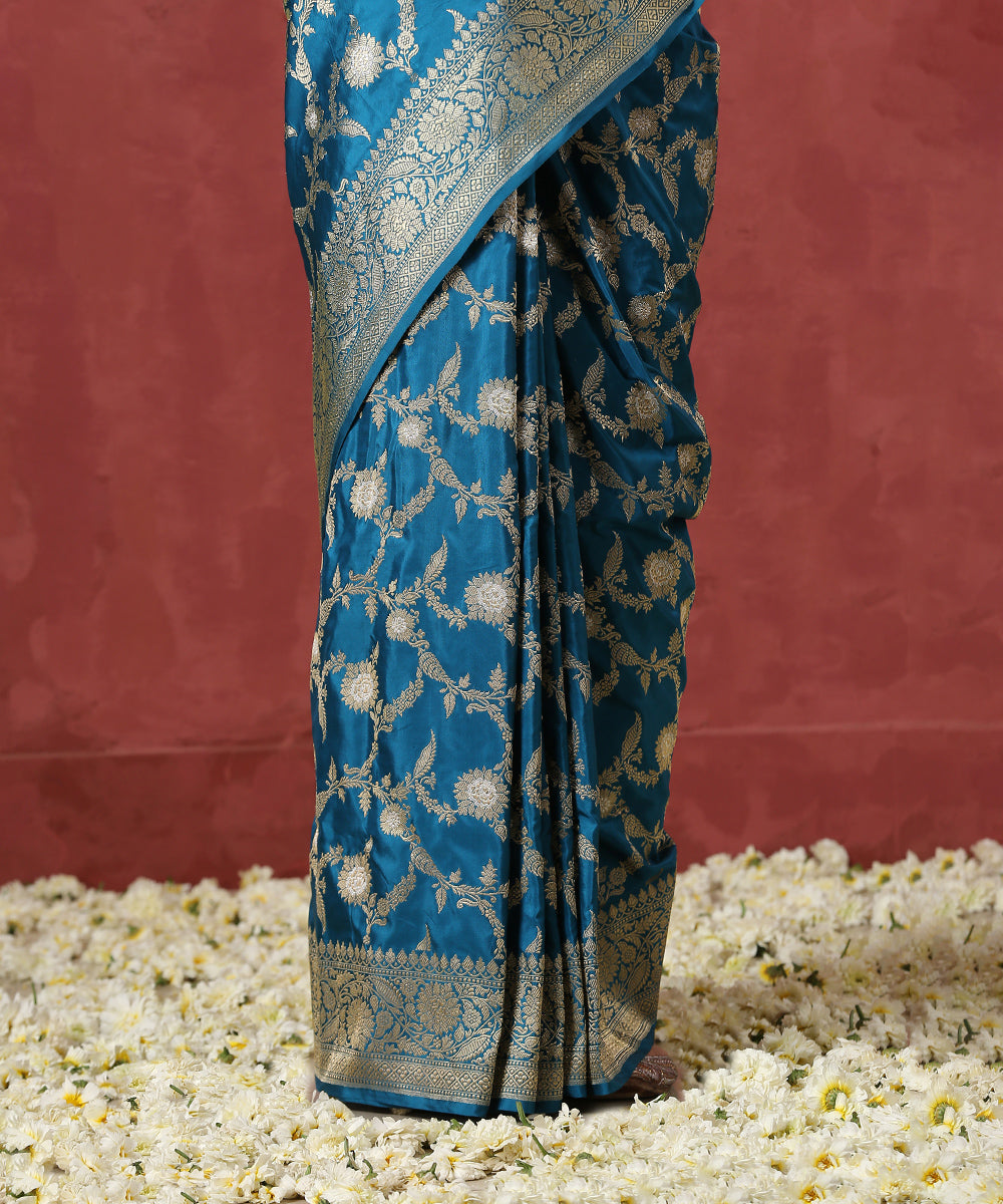 Teal_Handloom_Pure_Katan_Silk_Jangla_Banarasi_Saree_with_Kadhwa_Weave_WeaverStory_04