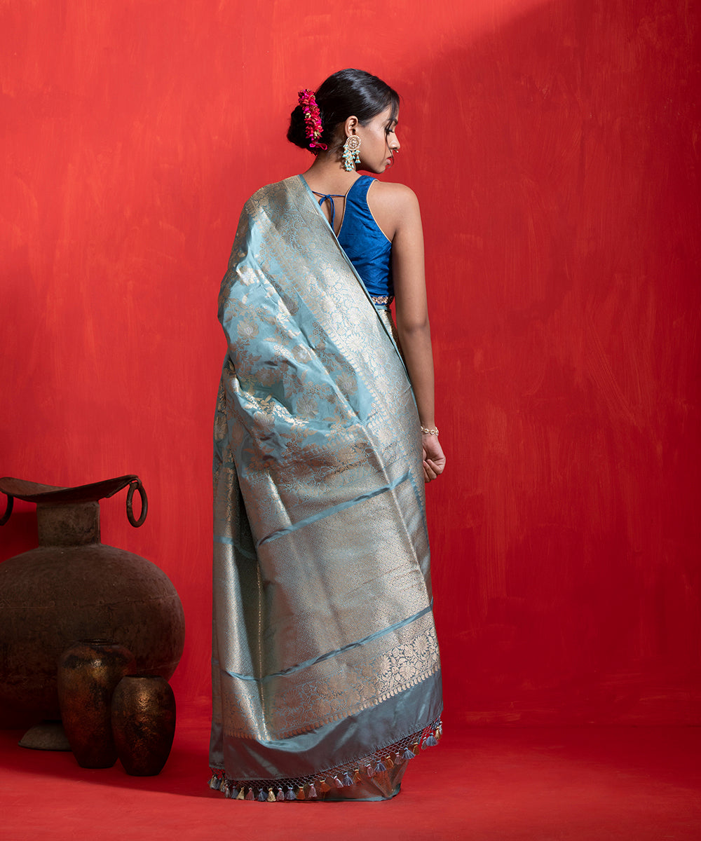 Handloom_Ice_blue_Pure_Katan_Silk_Banarasi_Saree_With_Kadhwa_Jaal_WeaverStory_03