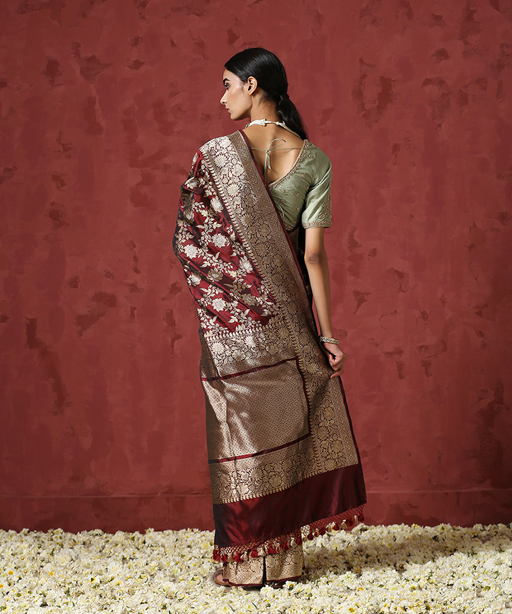 Maroon_Handloom_Pure_Katan_Silk_Banarasi_Saree_with_Floral_Jaal_WeaverStory_03