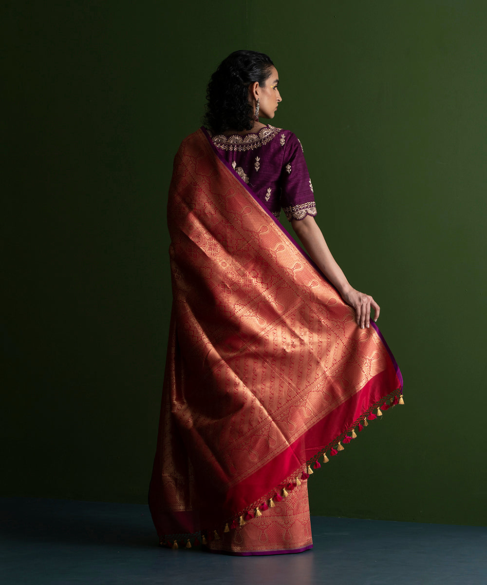 Red_Handloom_Kimkhab_Pure_Katan_Silk_Banarasi_Saree_With_Purple_Selvedge_WeaverStory_03