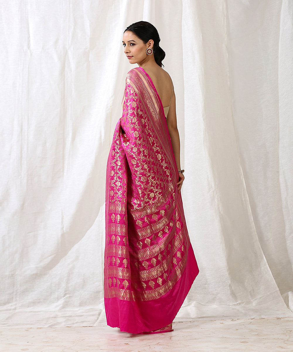 Handloom_Hot_Pink_Pure_Katan_Silk_Tanchoi_Banarasi_Saree_With_Peacock_Woven_Jaal_WeaverStory_03