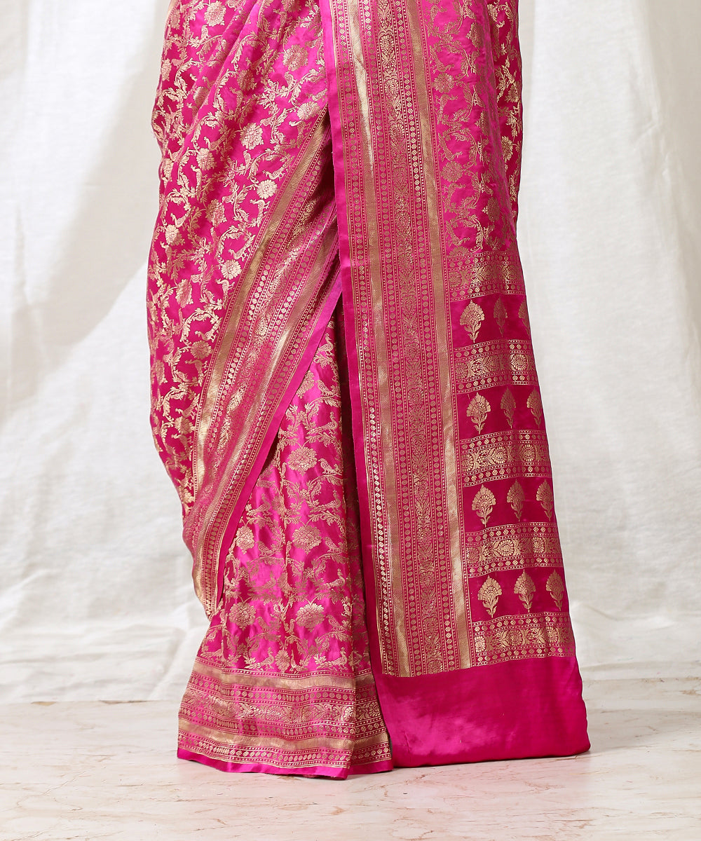 Handloom_Hot_Pink_Pure_Katan_Silk_Tanchoi_Banarasi_Saree_With_Peacock_Woven_Jaal_WeaverStory_04