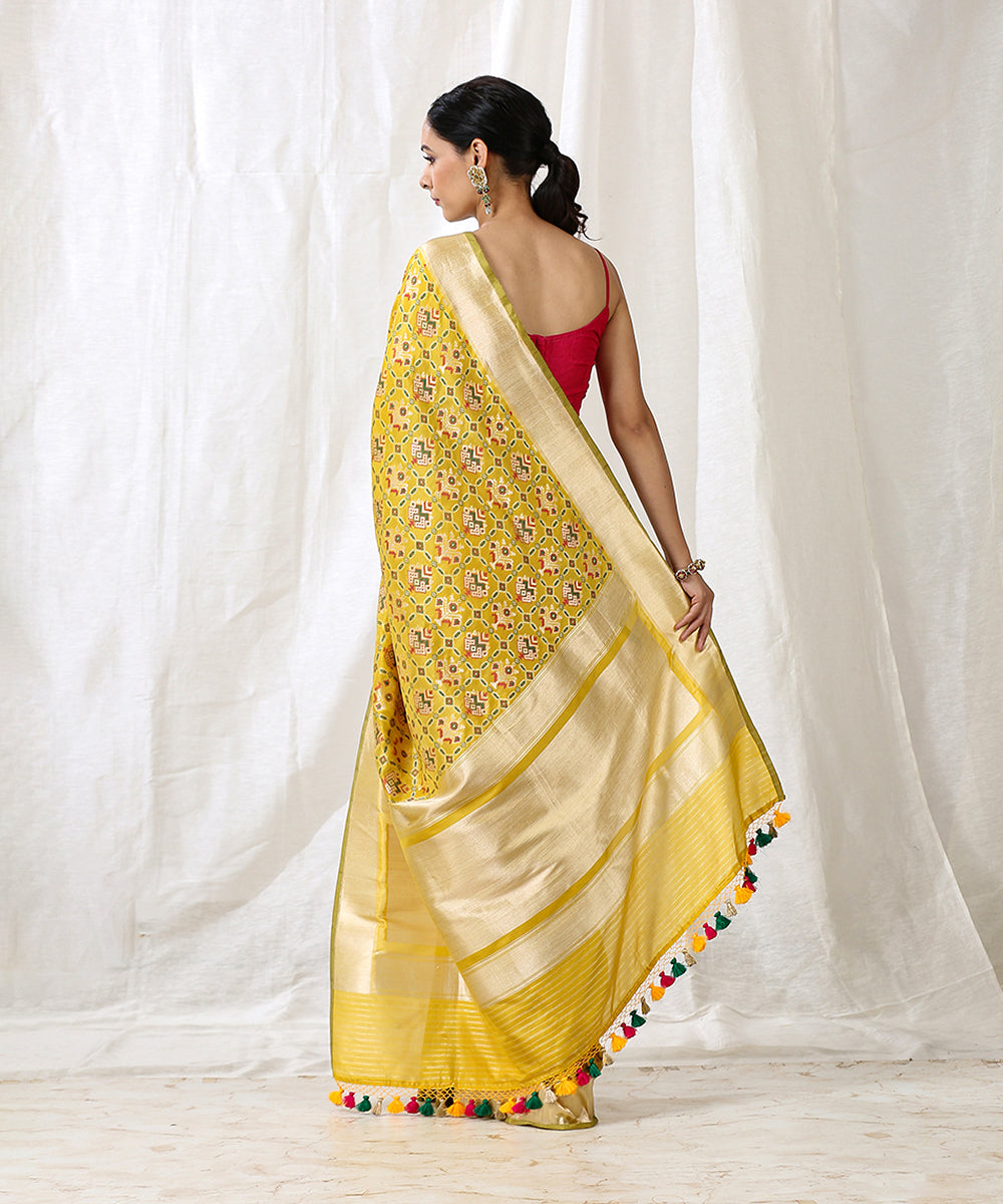 Yellow_Handloom_Pure_Katan_Silk_Patola_Saree_With_Zari_Border_WeaverStory_03
