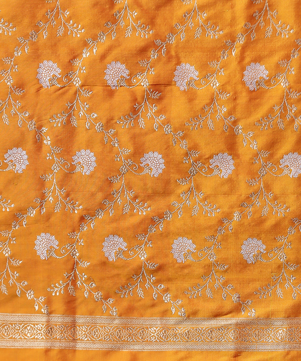 Yellow_Handloom_Pure_Katan_Silk_Saree_With_Floral_Jangla_Border_WeaverStory_05