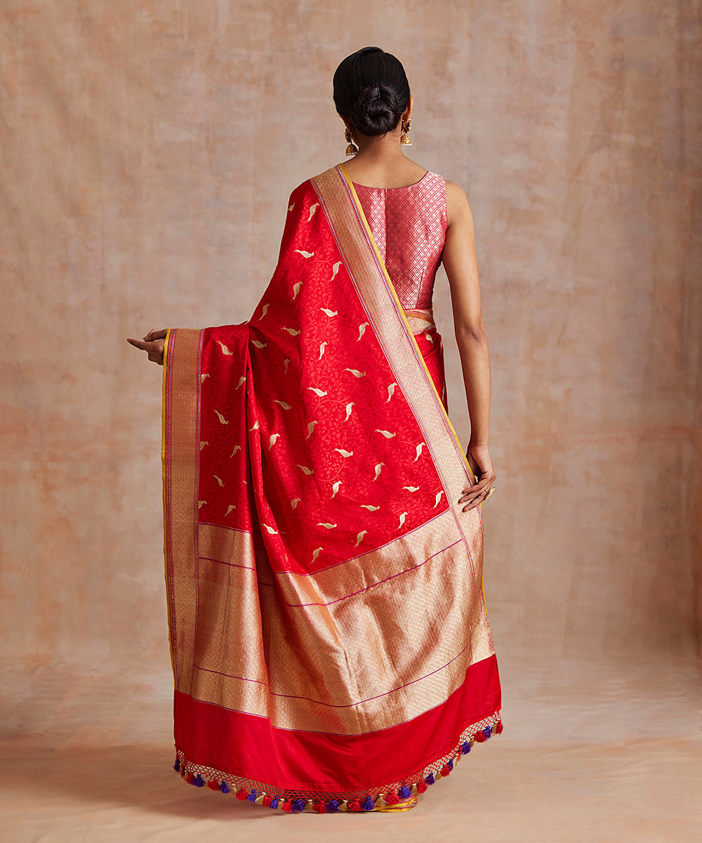 Handloom_Red_Pure_Katan_Silk_Tanchoi_Banarasi_Saree_With_Woven_Birds_Motifs_WeaverStory_03