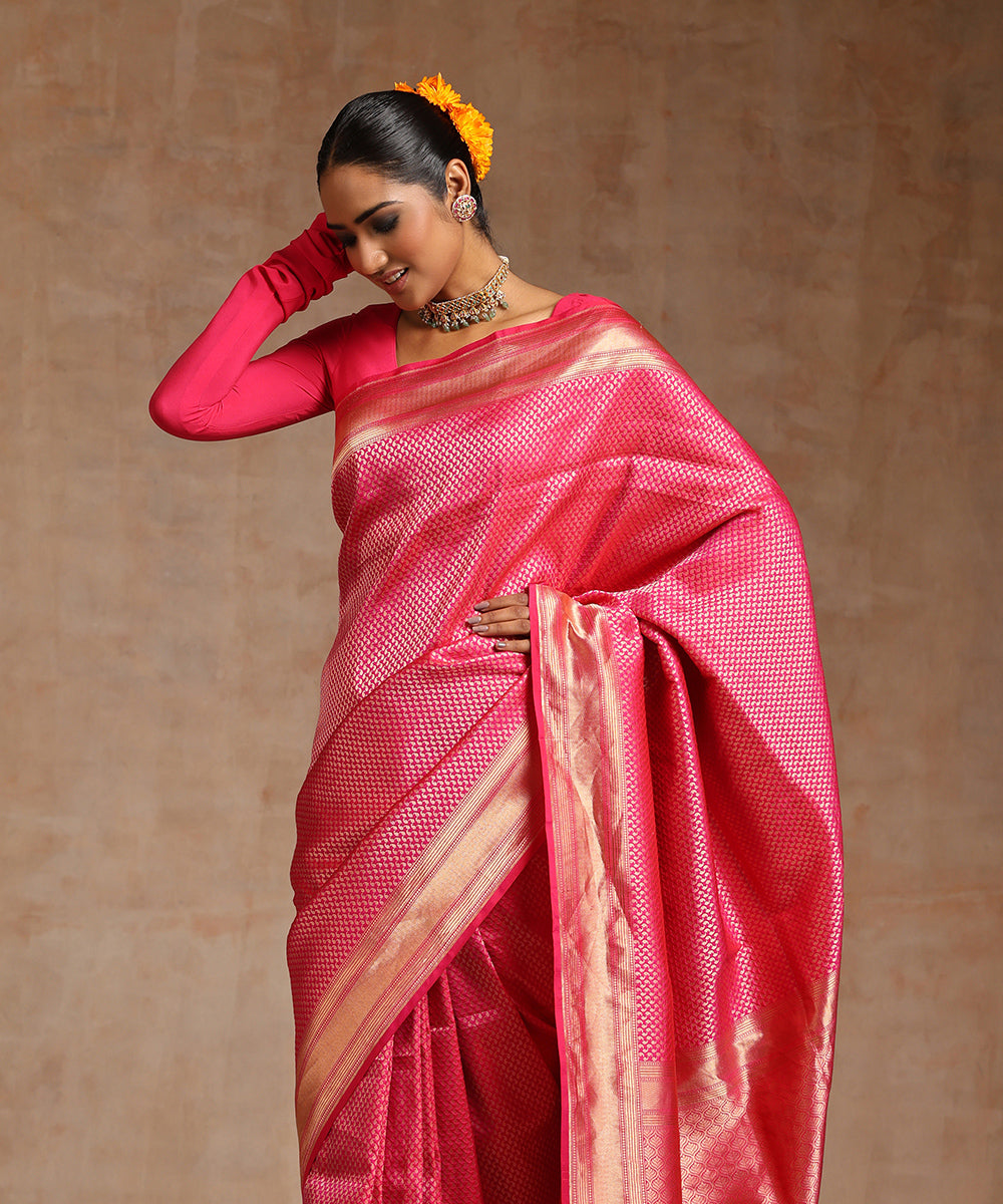 Handloom_Magenta_Pure_Katan_Silk_Kimkhab_Banarasi_Saree_With_Zari_Tanchoi_WeaverStory_01