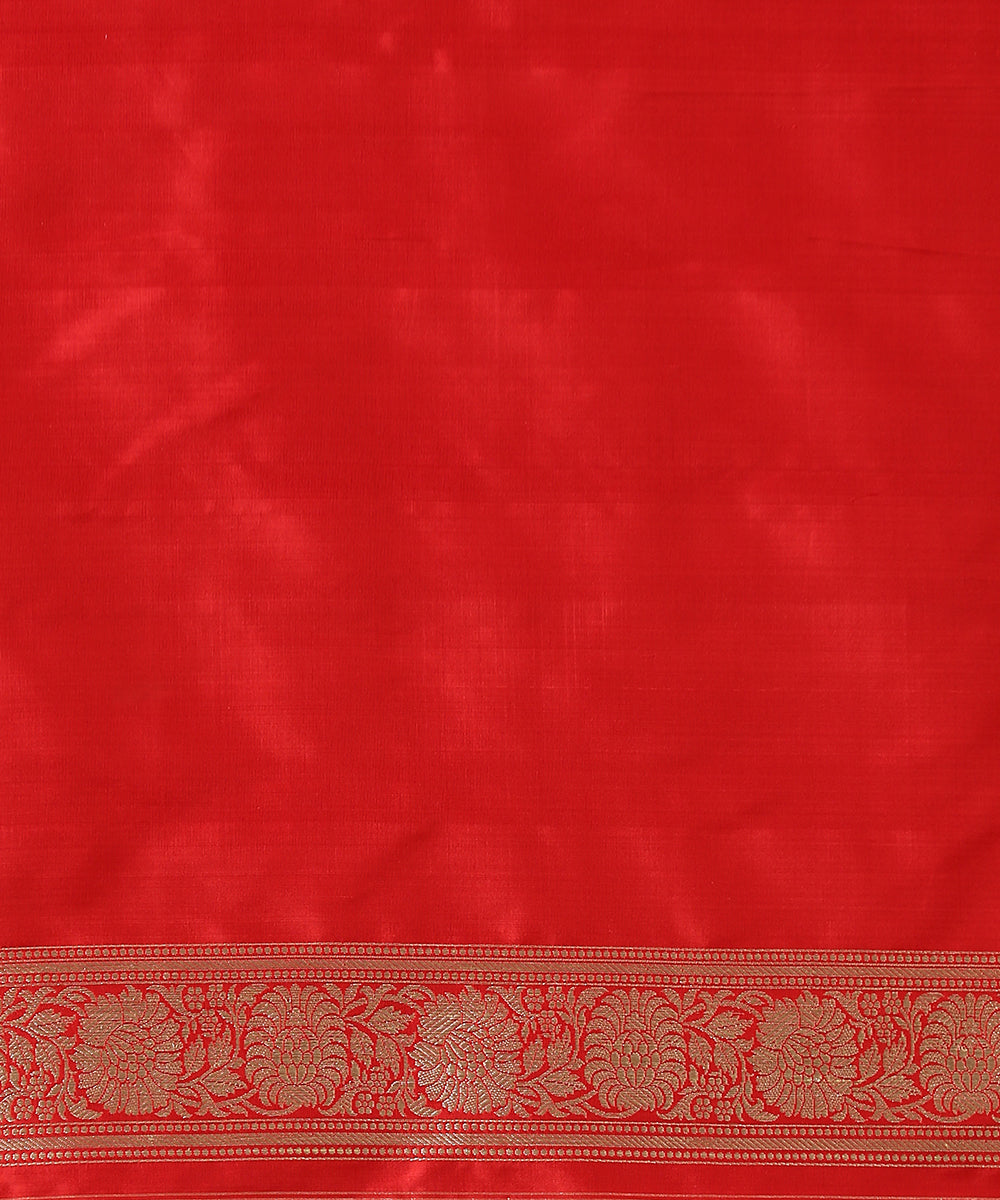 Handloom_Red_Pure_Katan_Silk_Banarasi_Saree_with_Kadhwa_Jaal_WeaverStory_05