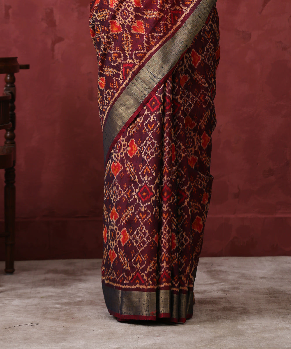 Handloom_Maroon_Mulberry_Silk_Patola_Saree_With_Gold_Border_WeaverStory_04