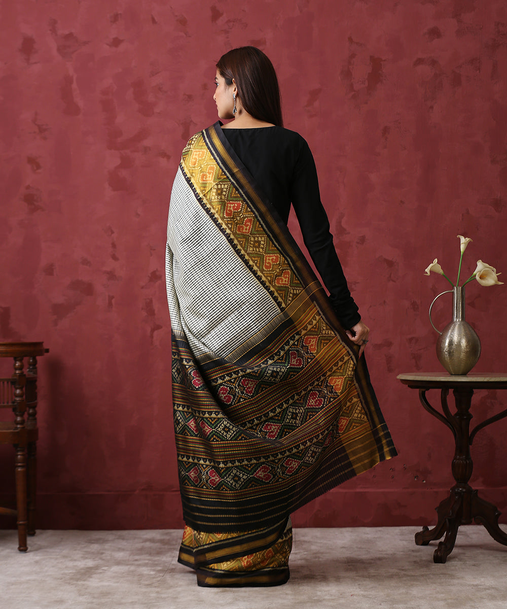 Black_And_White_Handloom_Check_Mulberry_Silk_Patola_Saree_WeaverStory_03