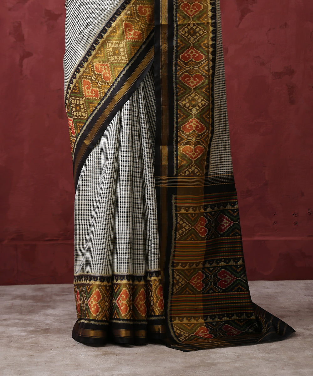 Black_And_White_Handloom_Check_Mulberry_Silk_Patola_Saree_WeaverStory_04