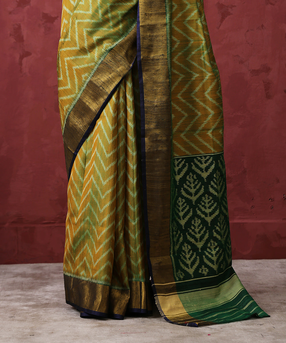 Handloom_Mustard_and_Green_Raw_Silk_Patola_Saree_With_Gold_Border_And_Green_Pallu_WeaverStory_04
