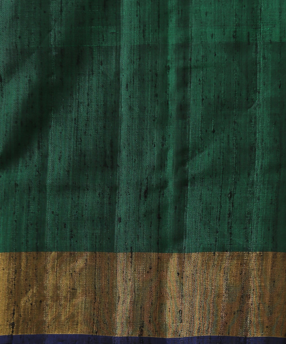 Handloom_Mustard_and_Green_Raw_Silk_Patola_Saree_With_Gold_Border_And_Green_Pallu_WeaverStory_05