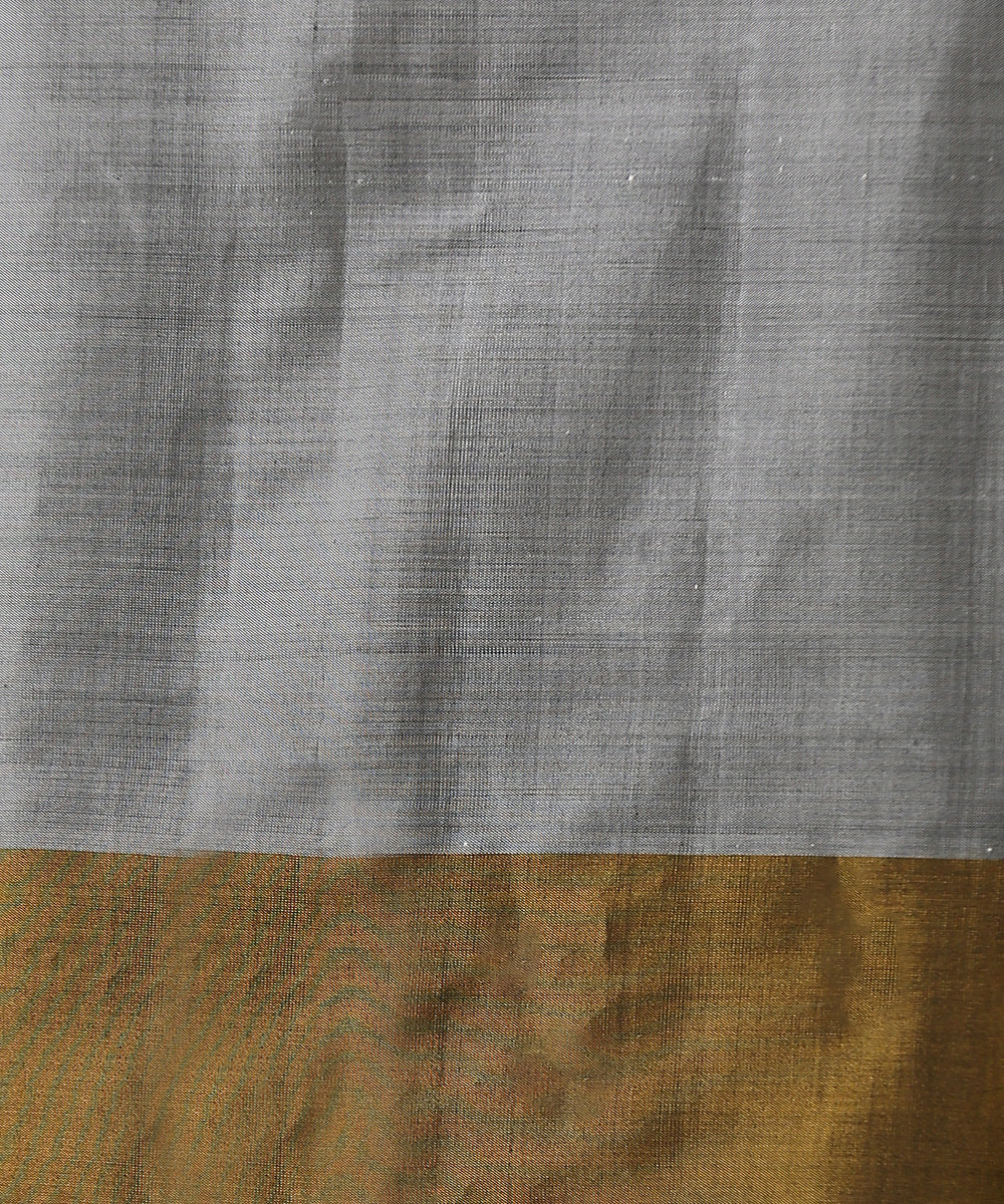 Handloom_Cream_Mulberry_Silk_Patola_Saree_With_Parrot_on_the_Border_WeaverStory_05