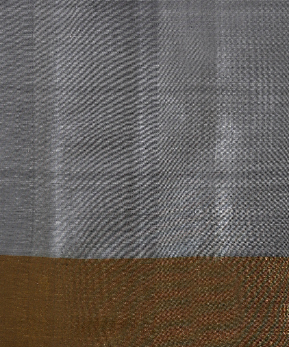 Handloom_Grey_Mulberry_Silk_Patola_Saree_With_Tissue_Border_WeaverStory_05