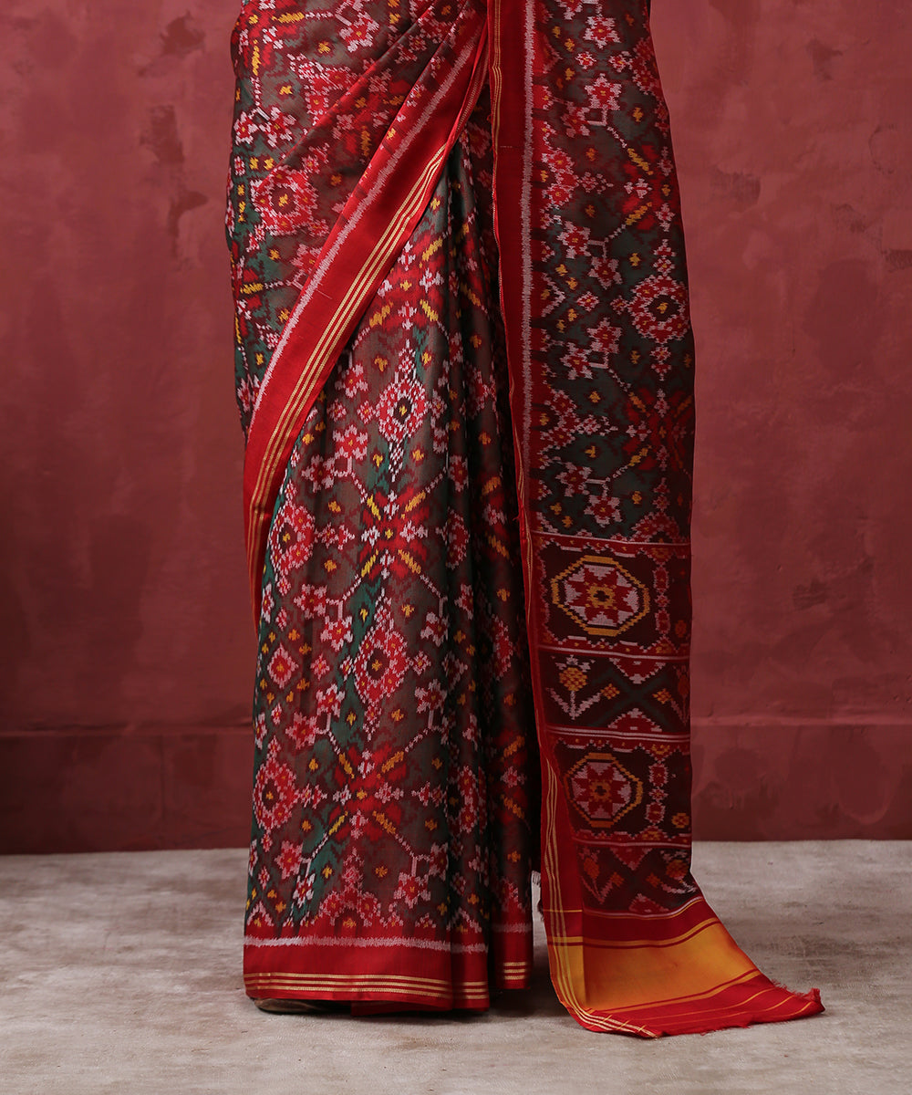 Maroon_And_Green_Handloom_Mulberry_Silk_Patola_Saree_WeaverStory_04