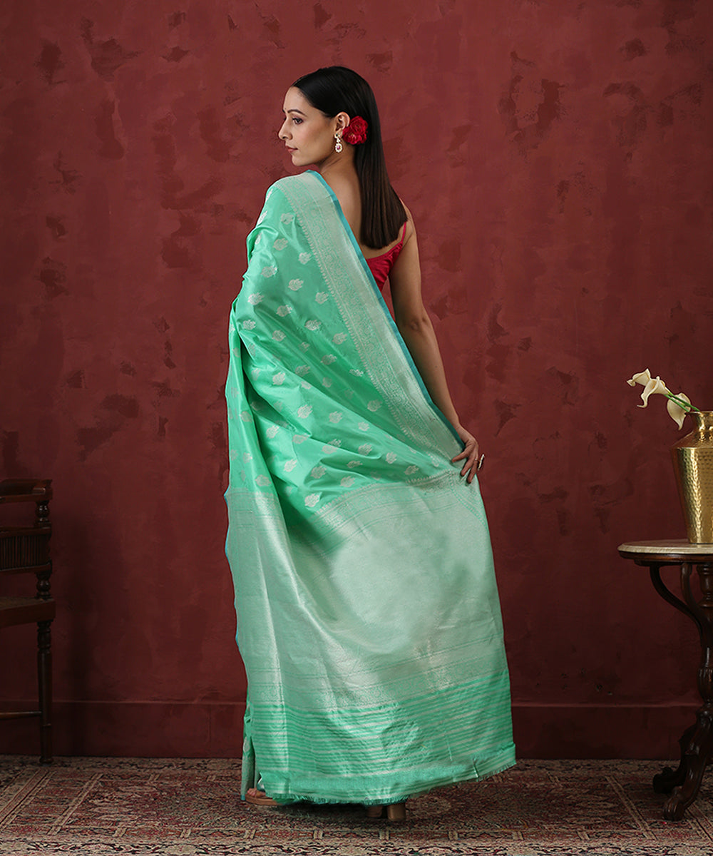 Handloom_Spring_Green_Pure_Katan_Silk_Banarasi_Saree_With_Cutwork_Booti_WeaverStory_03