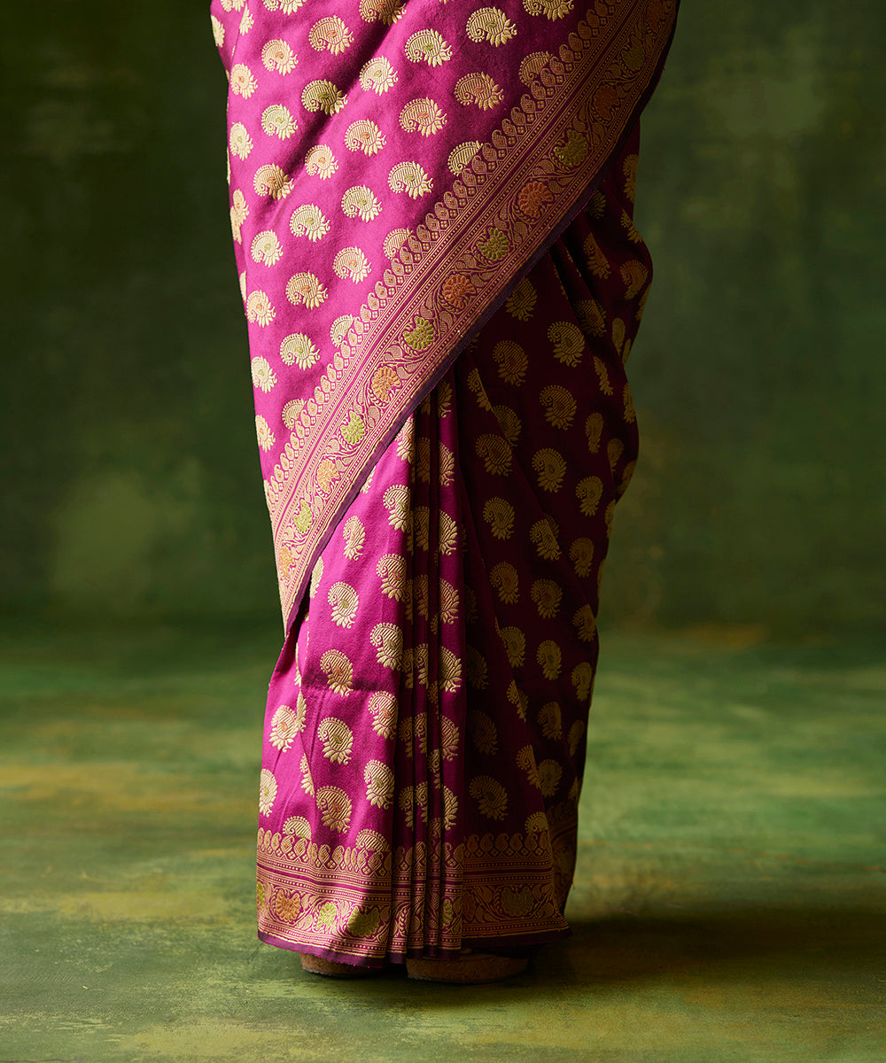 Handloom_Magenta_Pure_Malda_Silk_Banarasi_Baluchari_Saree_With_Ambi_Booti_WeaverStory_04
