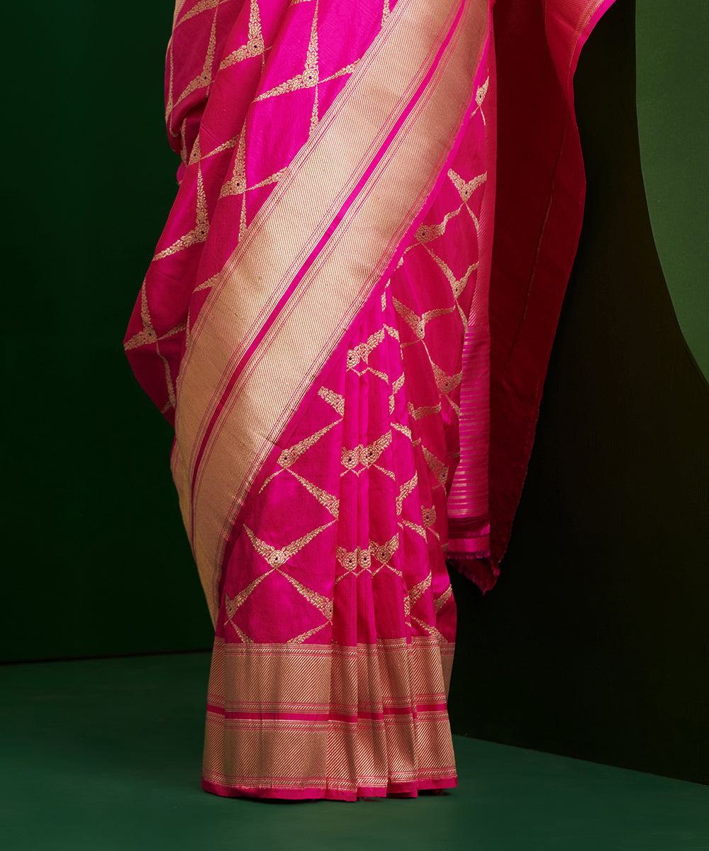 Handloom_Pink_Pure_Katan_Silk_Banarasi_Saree_With_Meenakari_And_Double_Border_WeaverStory_04