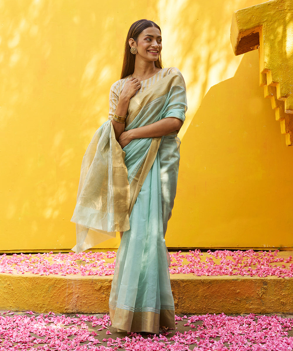 Handloom_Plain_Ice_Blue_Pure_Chanderi_Saree_With_Golden_Border_WeaverStory_02