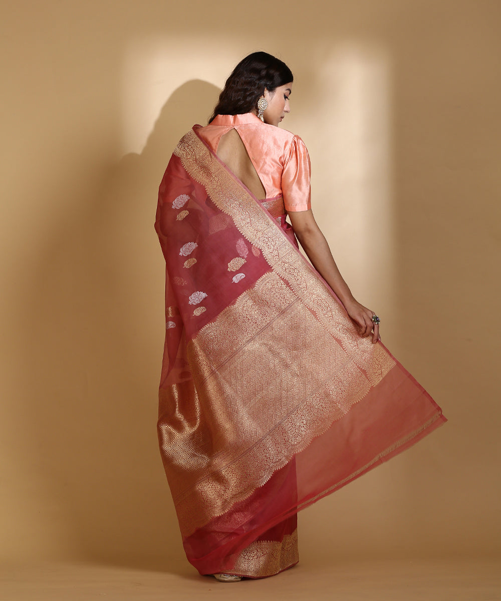 Old_Rose_Handloom_Kora_Silk_Banarasi_Saree_With_Scalloped_border_WeaverStory_03