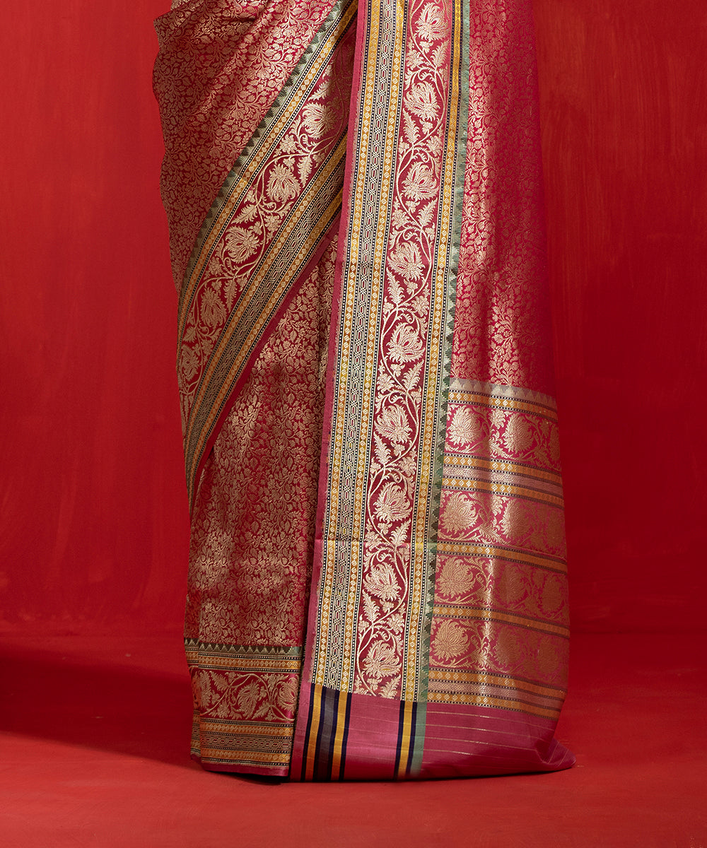 Handloom_Red_Zari_Tanchoi_Pure_Katan_Silk_Banarasi_Saree_With_Multicolor_Border_WeaverStory_04