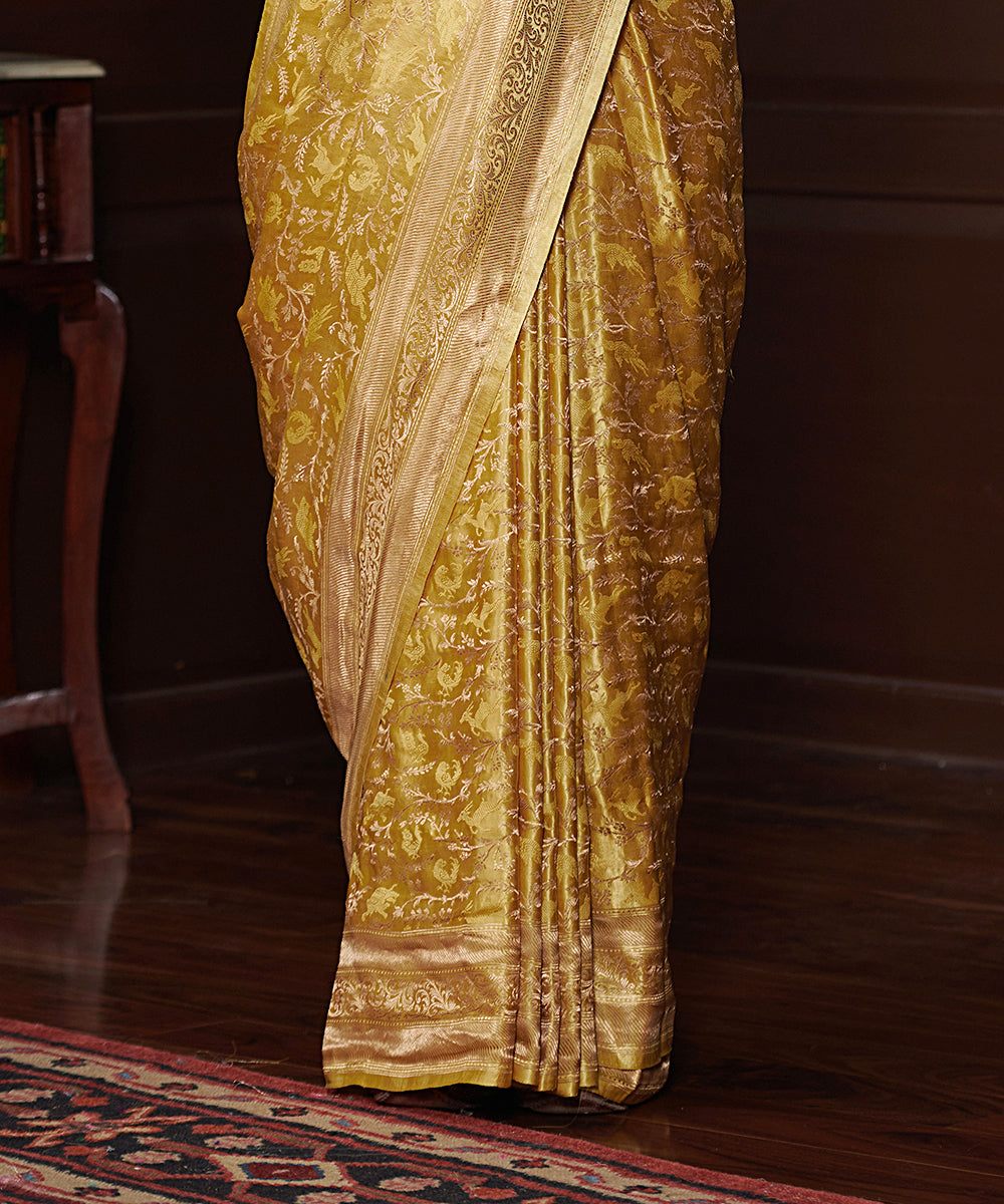 Handloom_Yellow_Gajji_Silk_Shikargah_Banarasi_Saree_With_Tanchoi_Weave_WeaverStory_04
