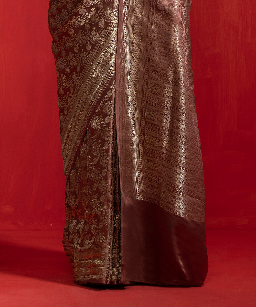 Chocolate_Brown_Gajji_Silk_Tanchoi_Banarasi_Saree_With_Floral_Jaal_WeaverStory_04